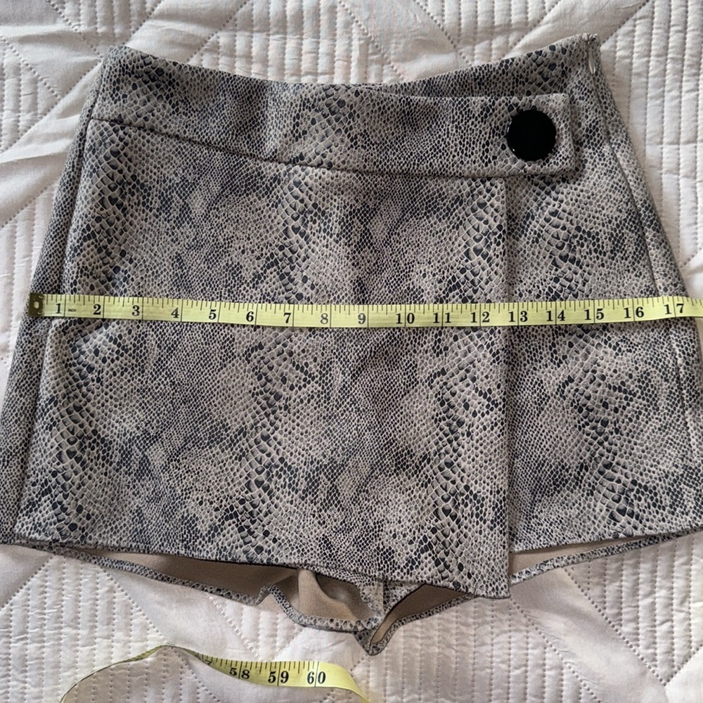 Zara Snake skort . Size Small - Picture 6 of 9